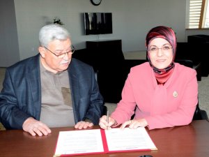 Yardım merkezine bağışta bulundu