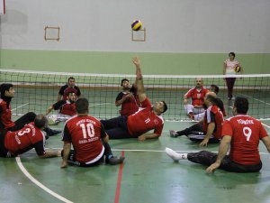 Oturarak voleybol Türkiye şampiyonası Konya’da yapıldı