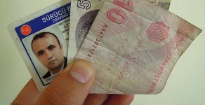 Ehliyetler Uluslararası Olacak, Sürücüler 10 Yılda Bir Sağlık Raporu Alacak