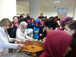 İmece usulü çorba kaynattılar