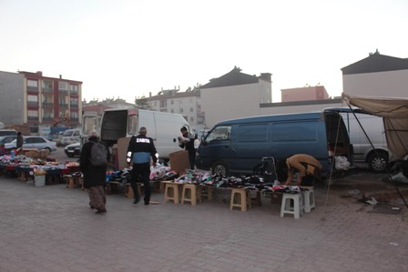 Pazaryeri dışında satışa zabıta engeli