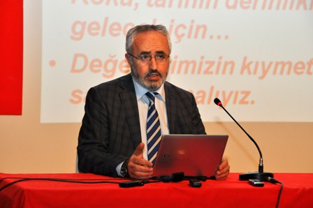 Akpınar "Kur'an'ın Öğrencisi Hz. Mevlana" Konulu Konferans Verdi