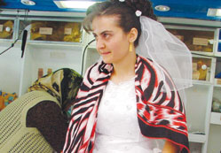 Gelin arabası kaza yaptı