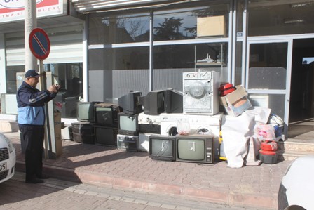 Kaldırım işgallerine fotoğraflı denetim