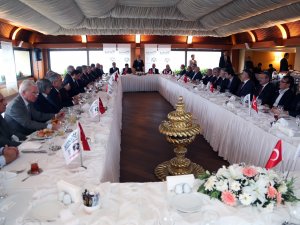 Başbakan Yardımcısı Elvan: Bize engel koyan bürokratlarla devam etmeyeceğiz