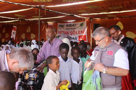 Ribat Sudan'da yetim şöleni düzenledi