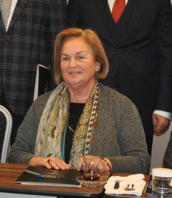 Esin Çelebi o soruya çok kızdı: Deli gibi mi  gözüküyorum?