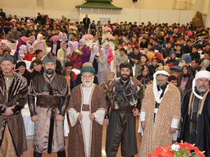 “Ertuğrul Osman Mevlana” tiyatrosu ilçelerde gösterimde