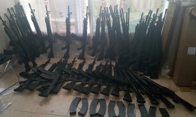 Konya'dan İzmir'e Kargoyla Cephanelik Göndermişler