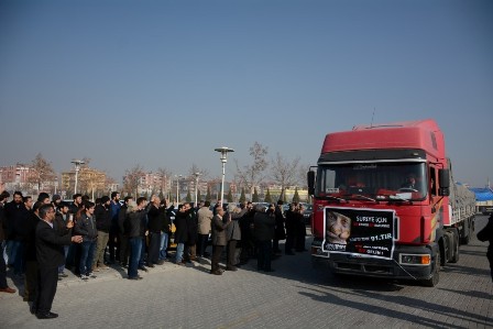 Konya’dan 21 tır dolusu yardım Suriye’ye gönderildi