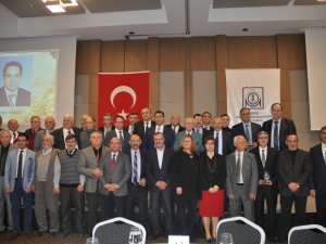 Konya Makina Mühendisleri Odası'ndan meslek duayenlerine plaket