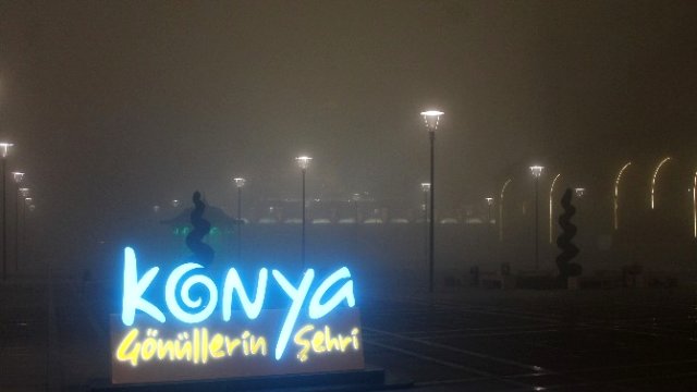 Konya'da Yoğun Sis Etkili Oldu