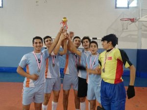 U-21 kapalı alan hokey müsabakaları yapıldı