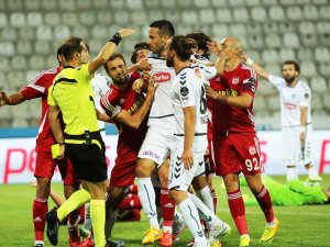 Konyaspor'un maçlarını 16 hakem yönetti