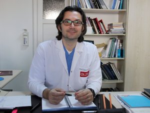 Kalça protezi ameliyatıyla hasta ayağa kalktı