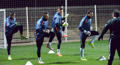 Konyaspor'da kaleciler sıkı çalışıyor