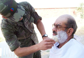 Askerlerden köyde sağlık taraması