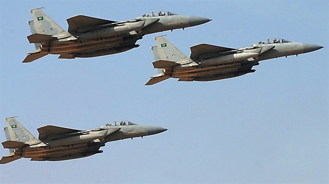 Suud Sana'daki İran konsolosluğunu vurdu