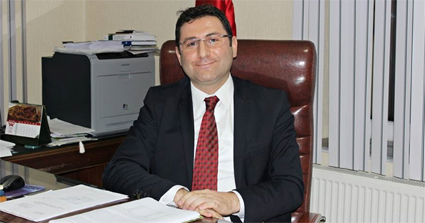 Özdemir'den gazetecilere kutlama
