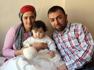 11 aylık bebeğin kopan parmağı yerine dikildi