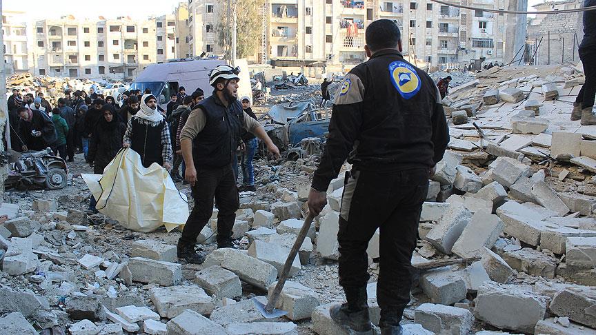 Rus uçakları Halep'te okula saldırdı: 17 ölü