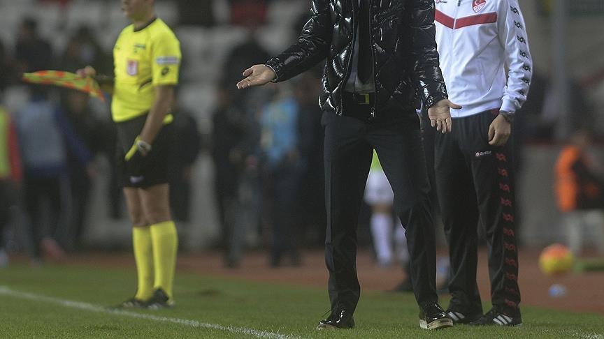 Hoca dayanmıyor