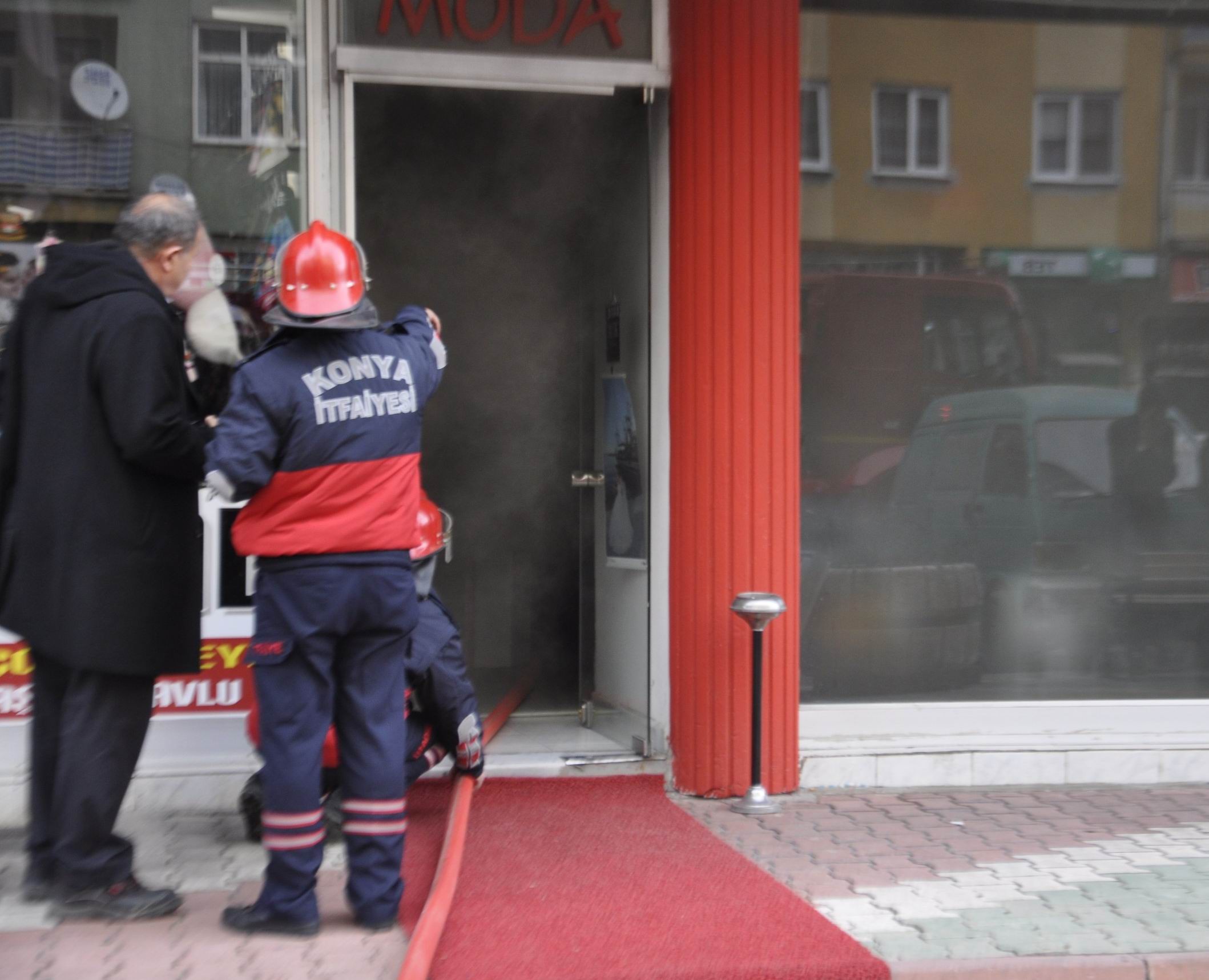 Konya'da iş yerinde çıkan yangın korkuttu