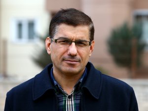 SÜ'lü akademisyen, bildiriden imzasını çekti