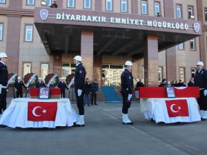 Şehit polis memuru ve 4 yaşındaki kızının tabutları yürekleri parçaladı