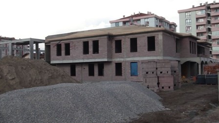 Çumra Gençlik Merkezi inşaatında çalışmalar devam ediyor