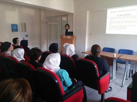 Sağlık personeline eğitim semineri