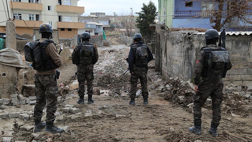 PKK'lılar yaralı arkadaşlarını infaz ediyor!