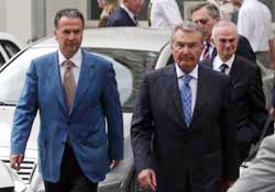 Baykal kapıdan geri çevrildi