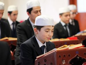 Asker ve polisler için Fetih süresini okuyorlar