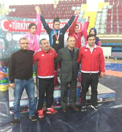 Bayan Güreşinde Türk Telekom Konya farkı