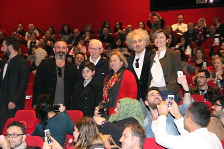 Cem Yılmaz yeni filmini Konyalılarla izledi