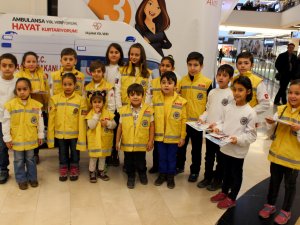 Konya 112 Acil ekipleri AVM’de stant açtı