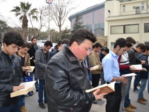 Serhat Turak’ın anısına kitap okuma etkinliği
