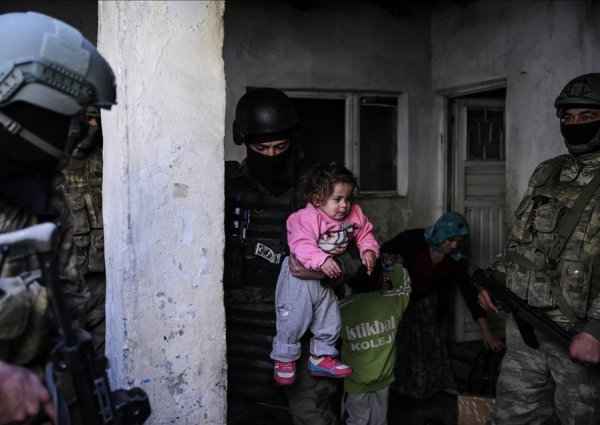 Terör mağduru ailenin imdadına Mehmetçik yetişti FOTO GALERİ