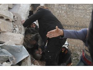 Rus uçaklarının Suriye'de yerleşim yerlerine yönelik saldırısı