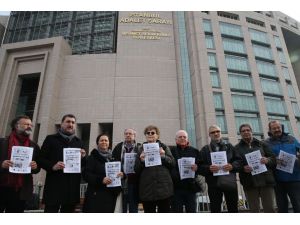 Dündar ve Gül'e destek için kendilerini ihbar ettiler