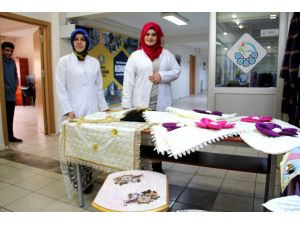 Seydişehir'de Komek sergisi açıldı
