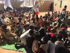 Ribat Sudan'da savaş mağduru yetimlere ulaştı