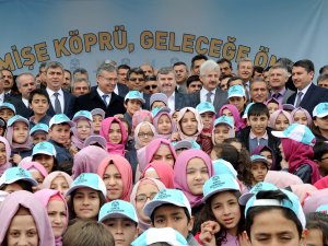 On binlerce gence değerlerimiz anlatılıyor