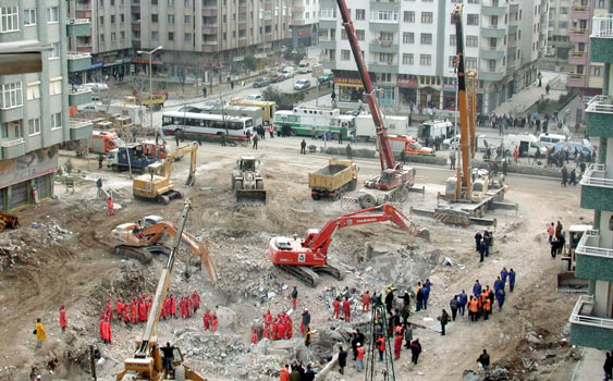 ''Zümrüt Apartmanı Faciası''nın 12. yıldönümü