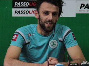 Konyaspor'un kadrosuna dahil etmek istediği Vedat Muriqi özür diledi