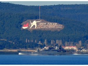 Rus askeri gemisi Çanakkale Boğazı'ndan geçti