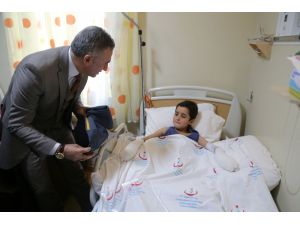 Afgan çocuk Khurami'nin ailesini devlet bulacak