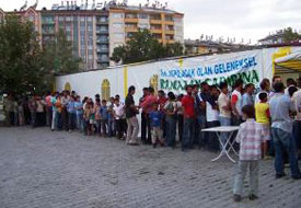 İftar çadırı büyük ilgi görüyor