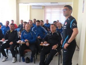 Konyaspor altyapı hocalarına ders